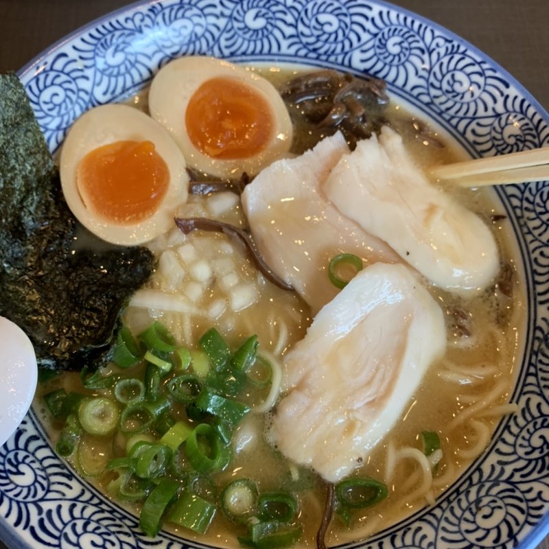 鶏白湯　醤油(濃厚鶏そば 真白)