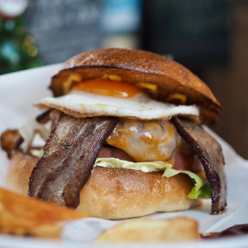 さくらチーズバーガー＋たまご(さくらバーガー （SAKURA BURGER）)