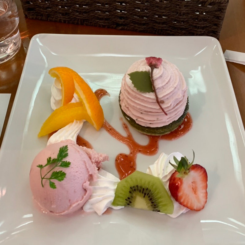 ケーキセット(神戸ベル 阪急三番街店)