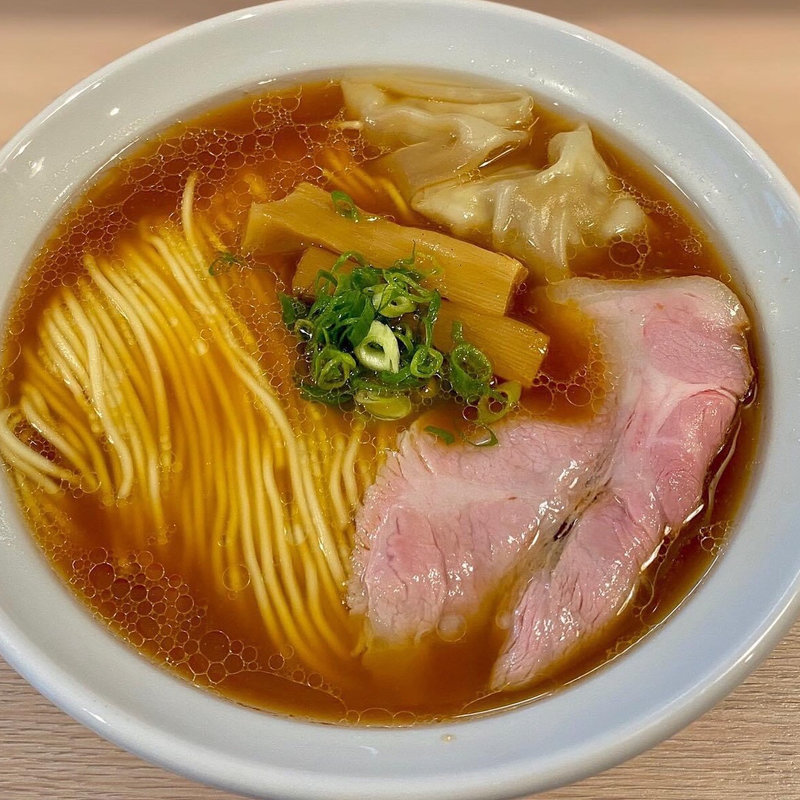 ワンタン醤油らーめん(麺笑　巧真)