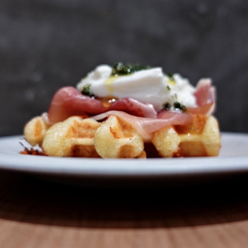 ワッフルプレート ポテトブッラータ(ブルーボトルコーヒー 清澄白河 ロースタリー＆カフェ （Blue Bottle Coffee）)