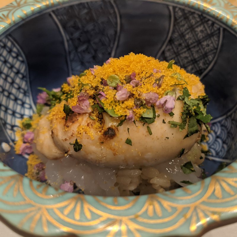 白エビ・玄界灘産トラフグの白子・カラスミパウダー(日本料理　秀たか)