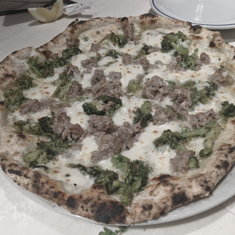 サルシッチャ(ピッツェリア ドーモ)