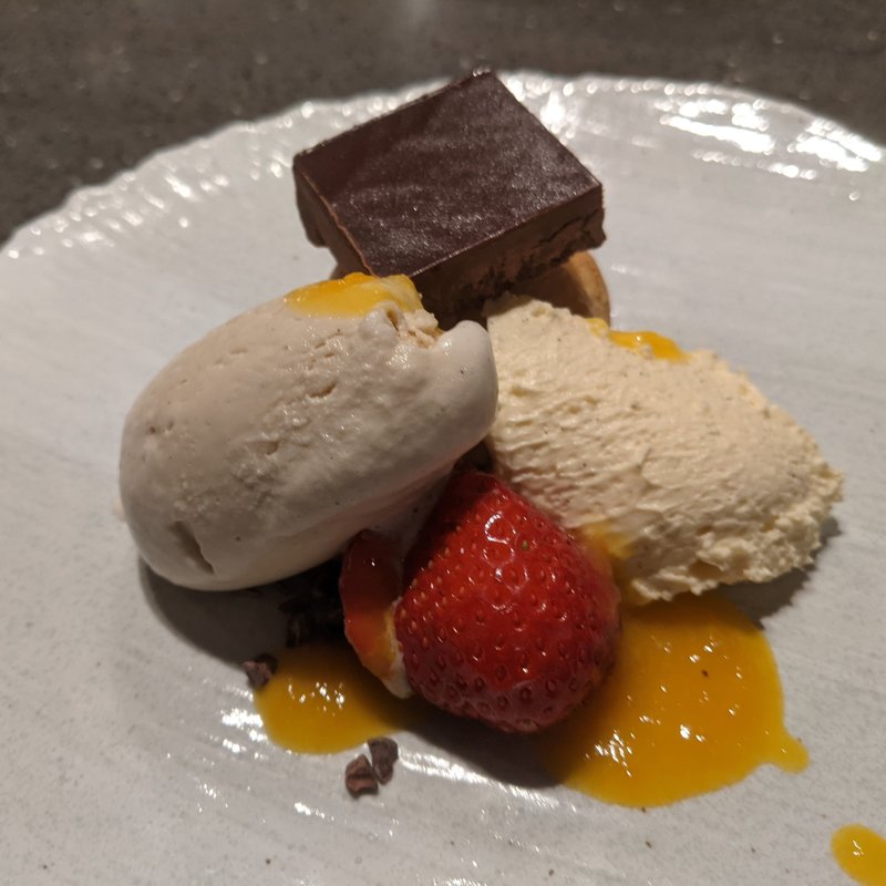 マスカルポーネムース、アールグレイアイス、チョコガナッシュ(ete)