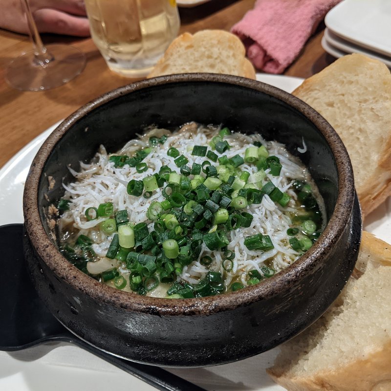 ツブ貝とシラスのアヒージョ(金剛商店138番地 )