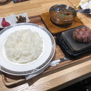 牛すじビーフカレー(steak＆grill 松)