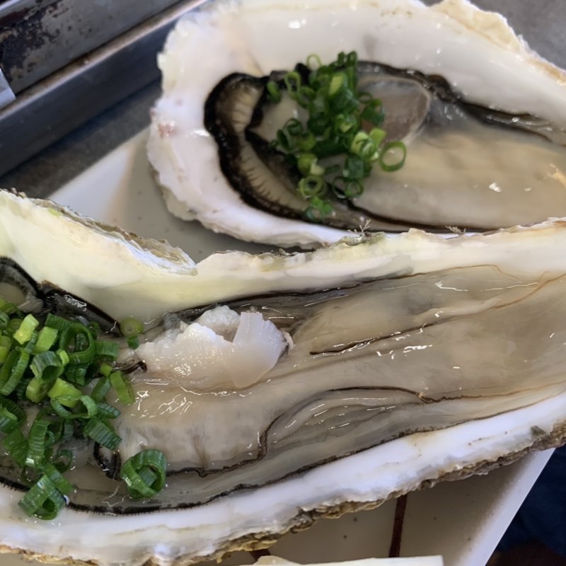 生牡蠣(焼蛤 浜茶屋 向島 （やきはまぐり はまぢゃや むこうじま）)
