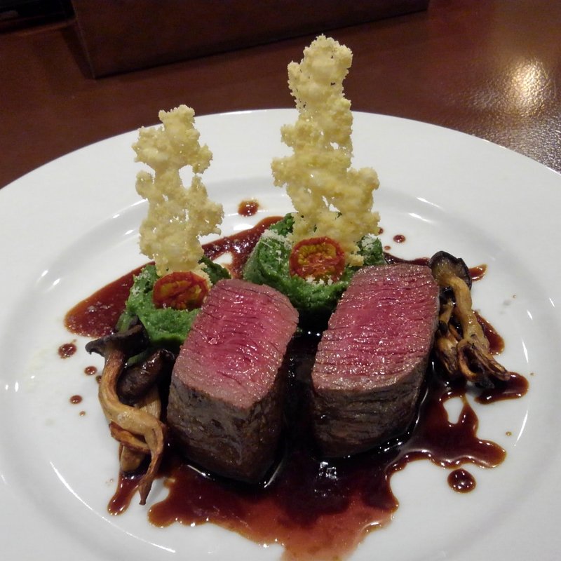 蝦夷鹿肉のロースト(ビストロ オオカミ2 Duex)