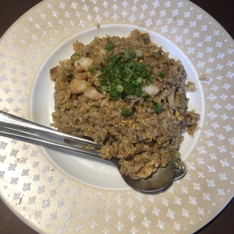 パラパラ炒めた九龍自慢の黄金炒飯です「五目チャーハン」(中国料理九龍)