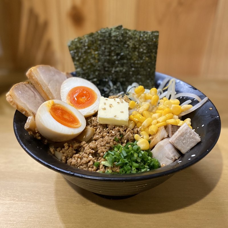 味噌バターコーンまぜそば(特製)(まぜそば鳳)