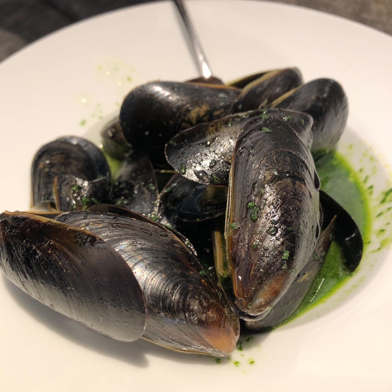 ムール貝の白ワイン蒸し(bar à vin PARTAGER)