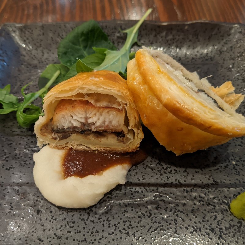 鰻パイ2種　赤ワインソース(入谷鬼子母神門前のだや （のだや）)