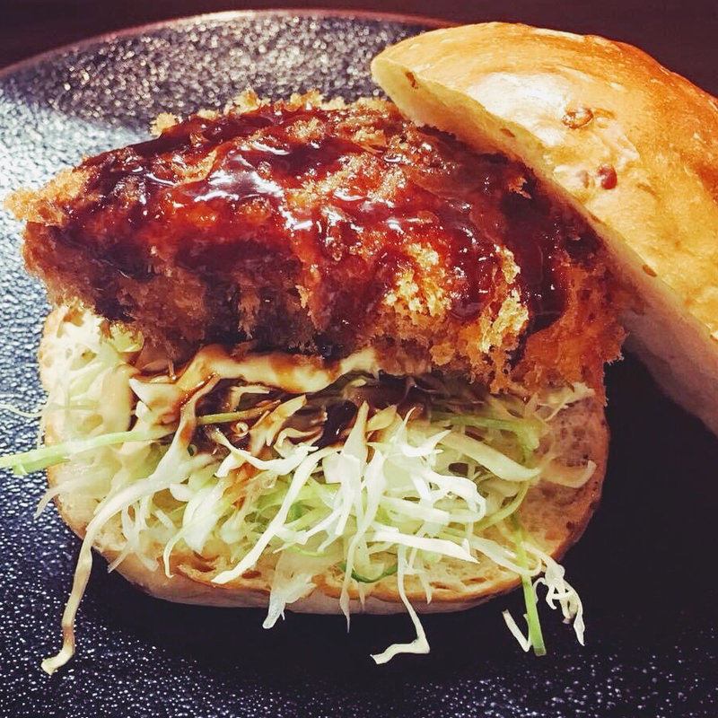 チキンカツバーガー(とんかつ三節)