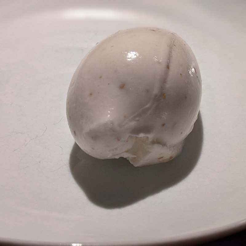 白トリュフアイス(TACUBO)