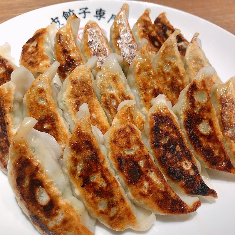 焼き餃子(薄皮餃子専門 渋谷餃子 新宿三丁目店)