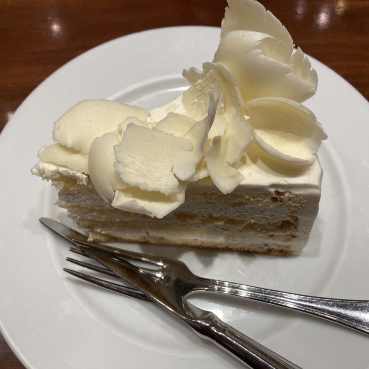 ホワイトチョコレートケーキ ハーブス アトレ吉祥寺店 Harbs の口コミ一覧 おいしい一皿が集まるグルメコミュニティサービス Sarah