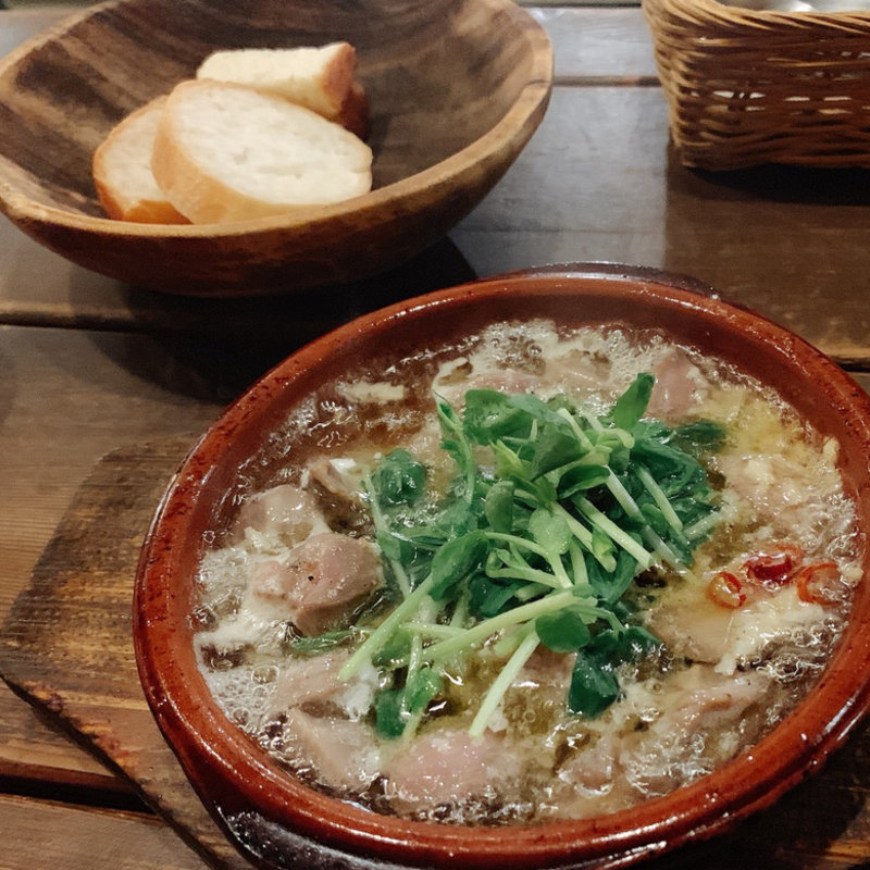 砂肝と豆苗のアヒージョ(ピグローネ)