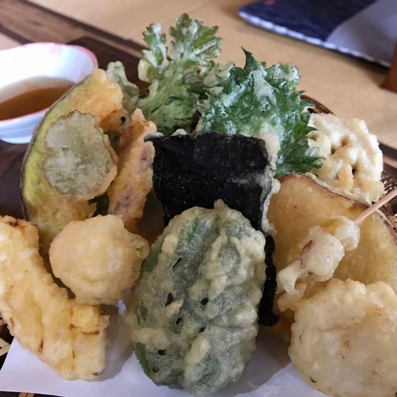 季節の野菜天ぷら盛り合わせ(よらっしゃい )
