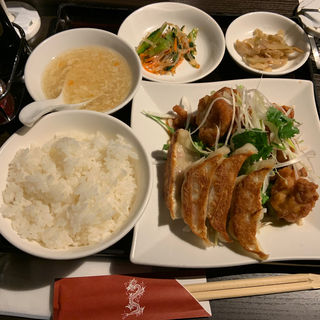 油淋鶏と餃子セット(石庫門 高田馬場店)