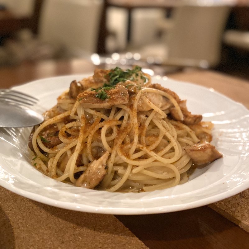 松茸とカラスミのスパゲティ(ボッテゴン)