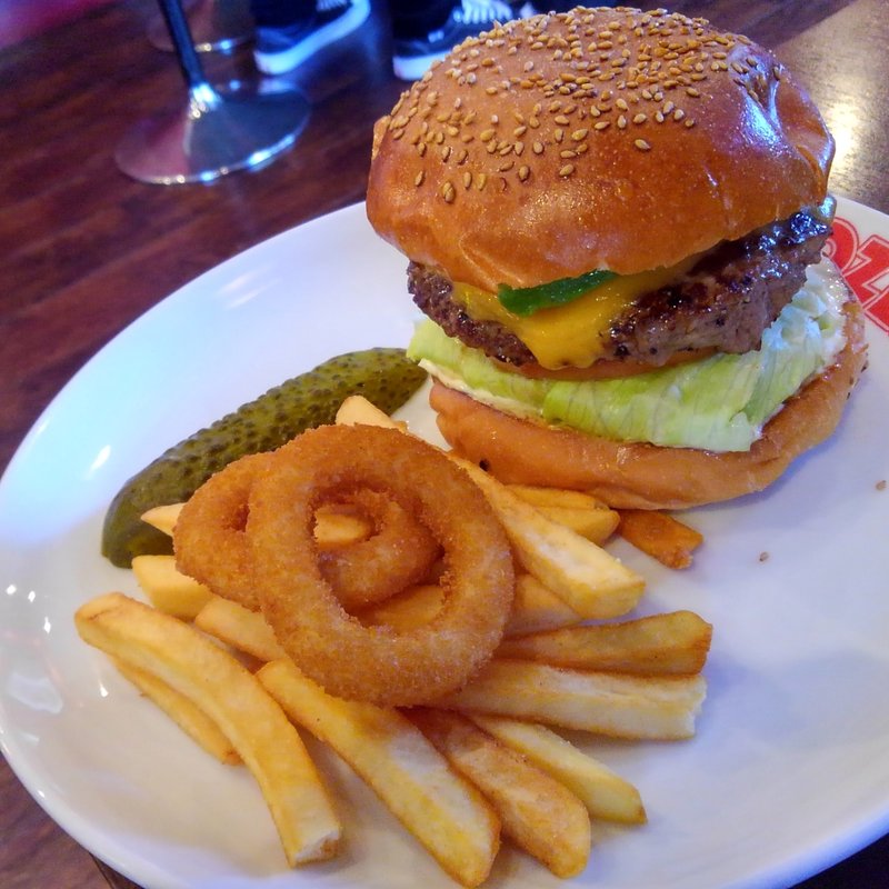 アボカドチーズバーガー(ブラザーズ 人形町本店 （BROZERS'）)