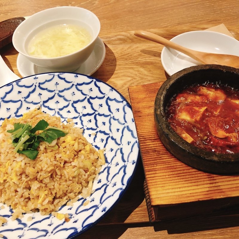 チャーハン麻婆豆腐（小）(ロンフーダイニング イオンモール岡山店 )