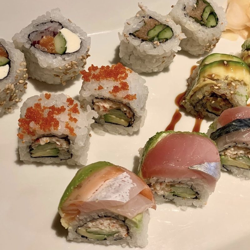 スシロール盛り合わせ12P(創作寿司ダイニングかい)