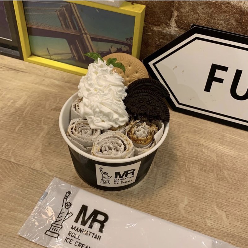 (マンハッタンロールアイスクリーム 福岡大名店)