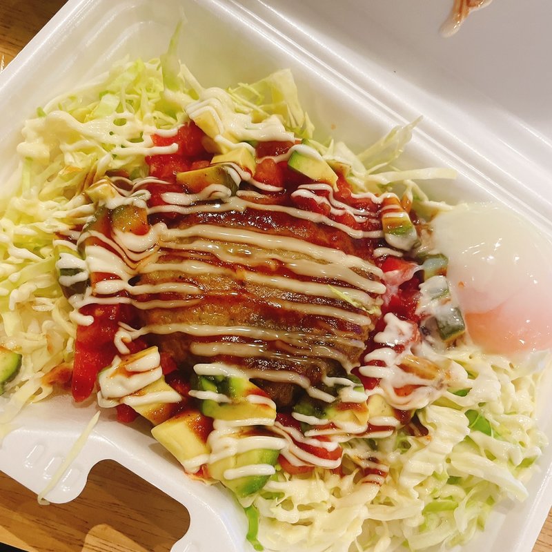 	【格之進コラボメニュー】格之進ハンバーグとアボカドのロコモコ丼 (タコライス専門店 タコブロ 秋葉原店)