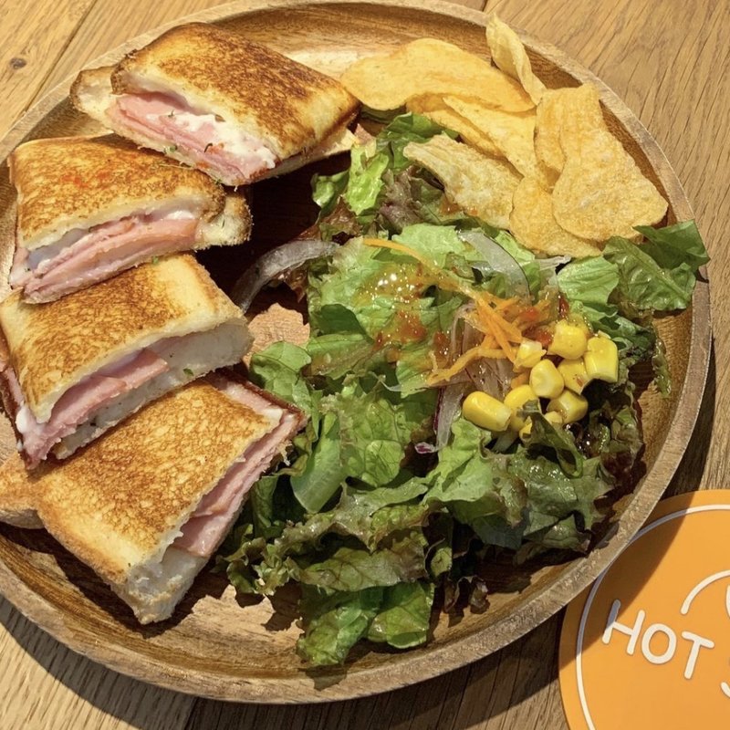 ホットサンド（ベシャメルハムチーズ）(ホットサンズ)