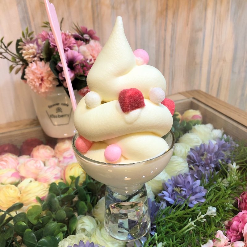 ソフトアイスクリーム　北海道ミルクベリー(フラワーカフェ　KISS BERRY キスベリー)