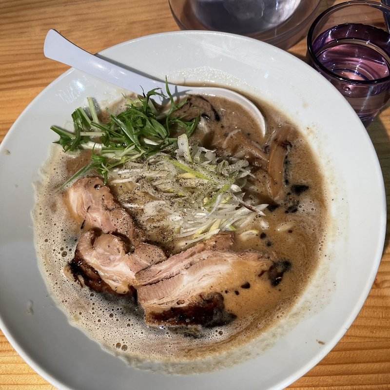 鶏白湯(中華そばいちかばちか)