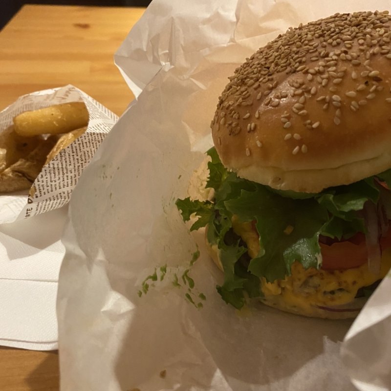 アボカドチーズバーガー(フリップフロップ （FlipFlop）)