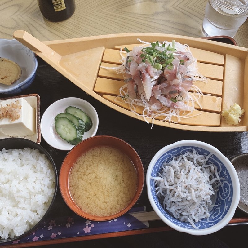 アジたたき定食、シラス(ふしみ食堂 )