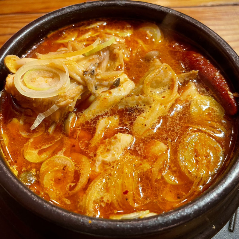 丹波黒どりのピリ辛煮込み(鉄板中華 福華)