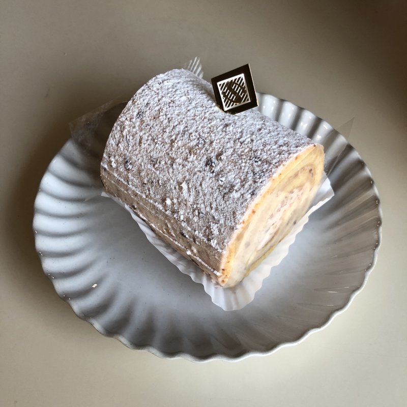 マロンのロールケーキ(資生堂パーラー)