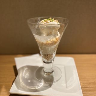 ココナッツアイスともち米のパフェ(スコンター RAYARD Hisaya-odori Park店)
