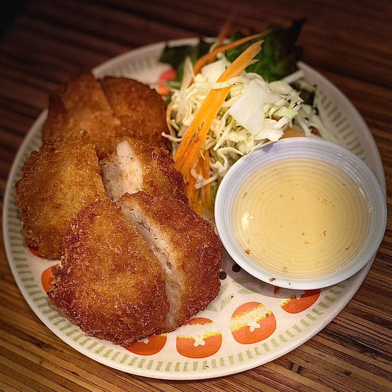 トードマンクン (エビのプリプリすりみ揚げ)(カオマンガイバザール 三鷹店)