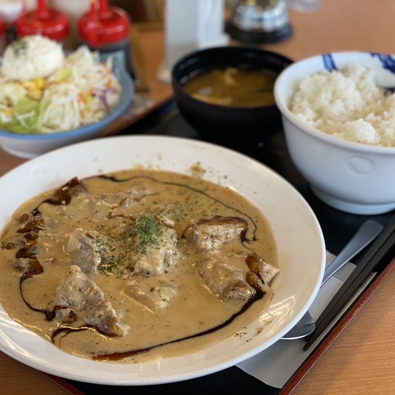 濃厚オマール海老ソースのチキンフリカッセW定食 ポテトサラダ付(松屋 長野柳原店 )