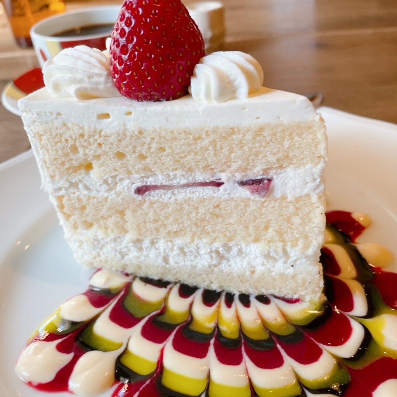 ケーキ 苺ショートケーキセット(cafe太陽ノ塔 本店)の口コミ一覧 | おいしい