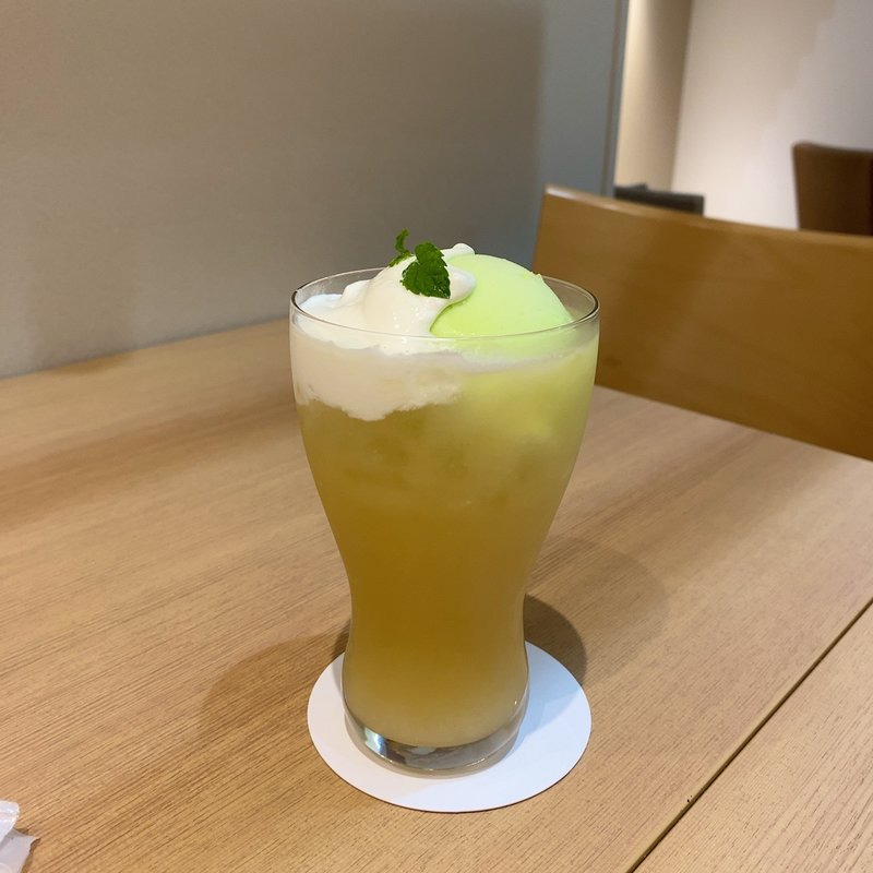 国産マスクメロンフロート(ぶどう圓 名鉄本店)