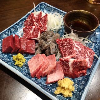 和牛刺身盛り合わせ(どん蔵 （ドングラ）)