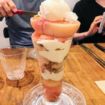 桃のパフェ(Neue)