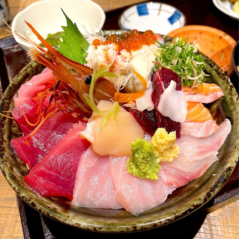 七福丼(島料理 友福丸)