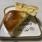 ずっしりベイクドチーズ カスタードクリームパン(手作りパン工房　ウ―の森 )