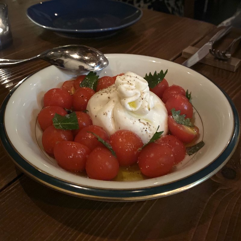 ブッラータチーズと季節のトマト(Xato burrata ＆ steak)