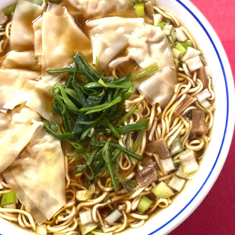 カップラーメン(ラーメン屋 トイ・ボックス)