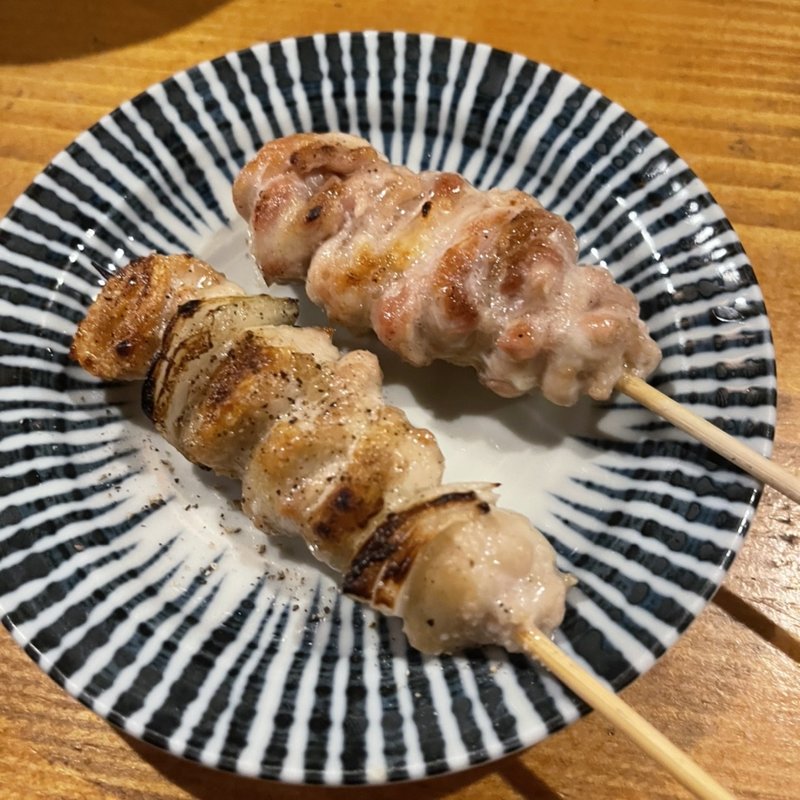 せせりとぼんじり(焼鳥 赫色)