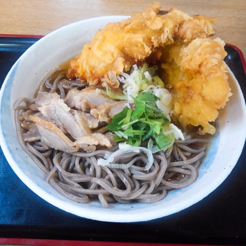 冷たい鶏天肉そば(とみ八製麺店 金成店)