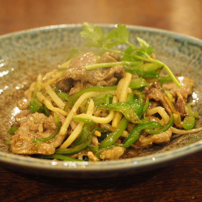 ラム肉の青椒肉絲風(大衆中遊華食堂八戒)